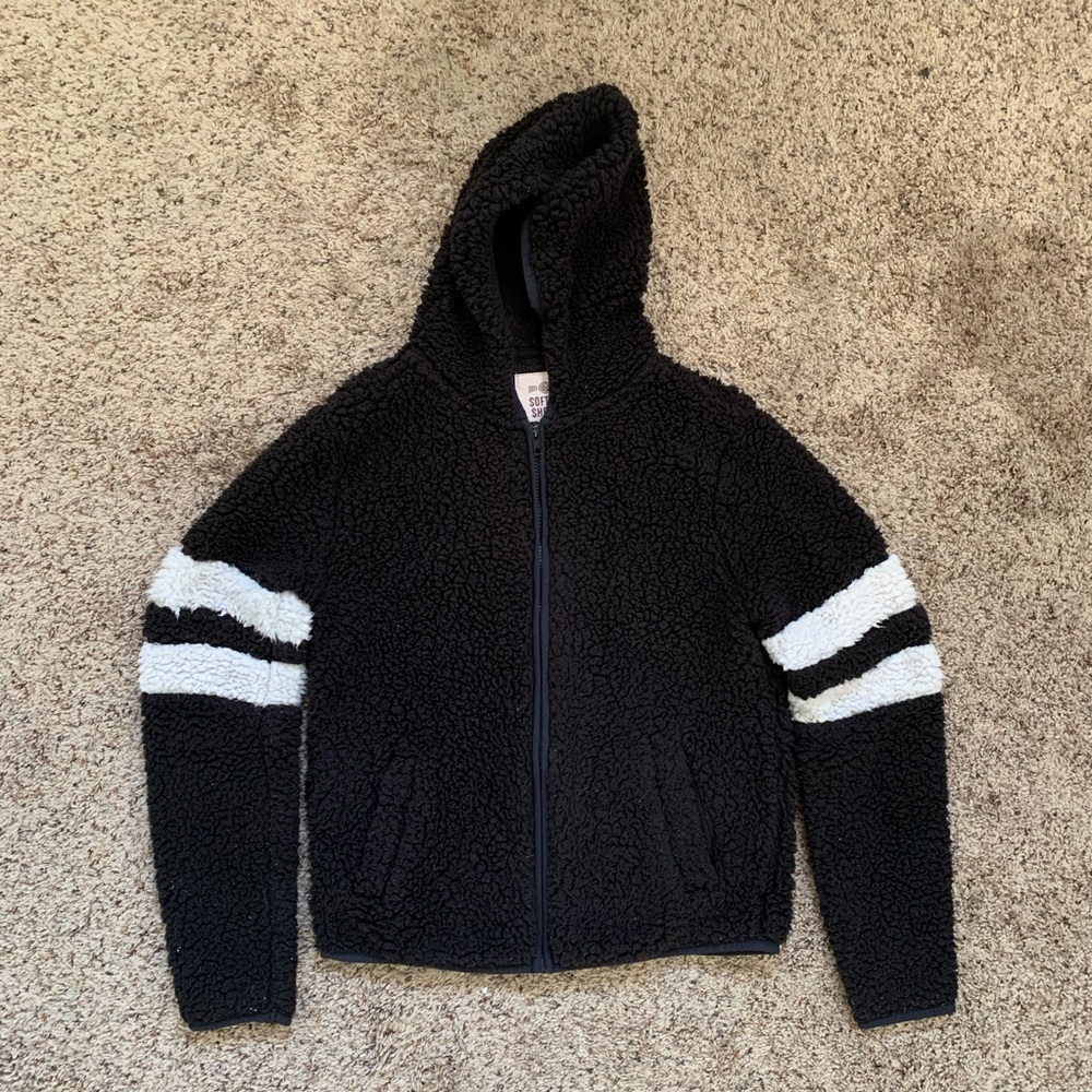 fuzzy zip up ☁️
